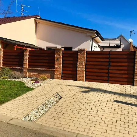 Mikulecky Kutloch Apartment
