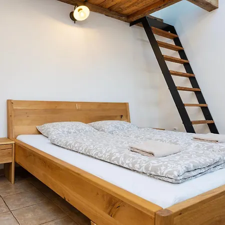 Mikulecky Kutloch דירה