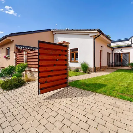 Mikulecky Kutloch דירה